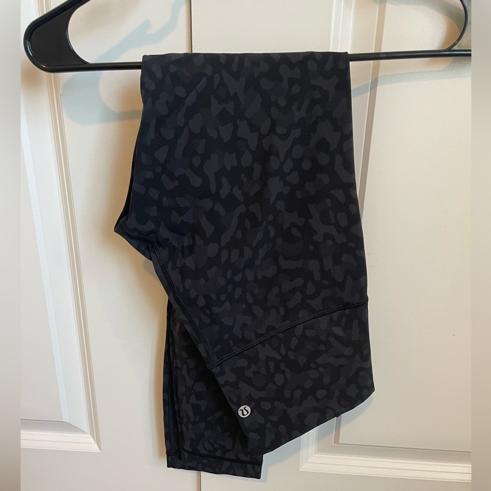 Lululemon wonder under